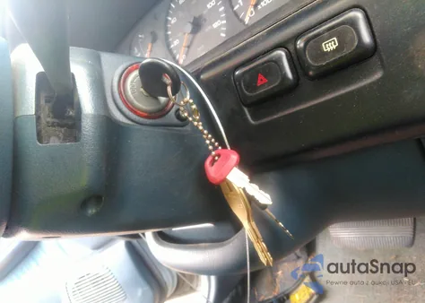 1992 Nissan Stanza z USA, uszkodzony, nr VIN JN1FU21P7NX908226